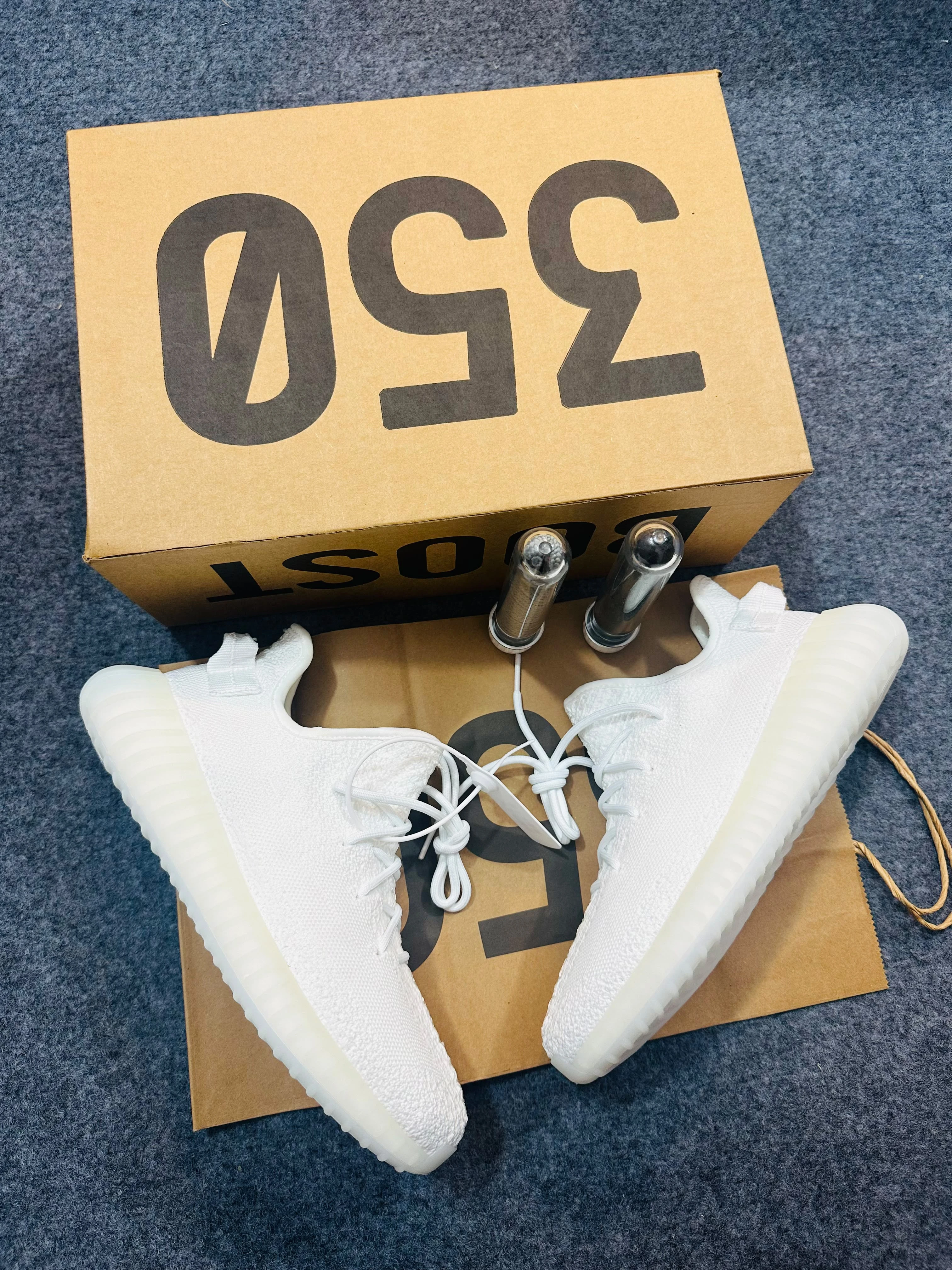 adidas Yeezy Boost 350 V2 | Triple White