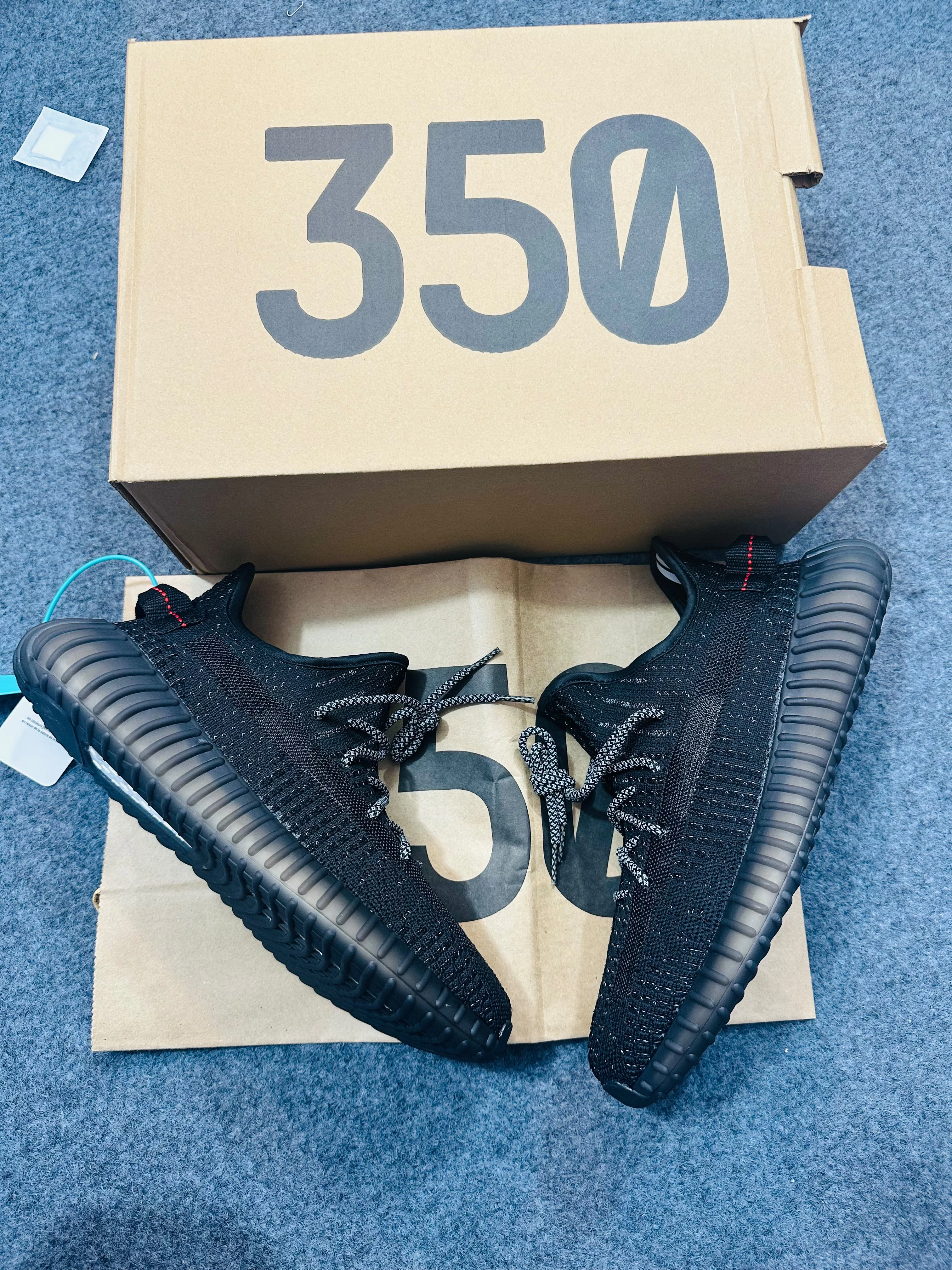 adidas Yeezy Boost 350 V2