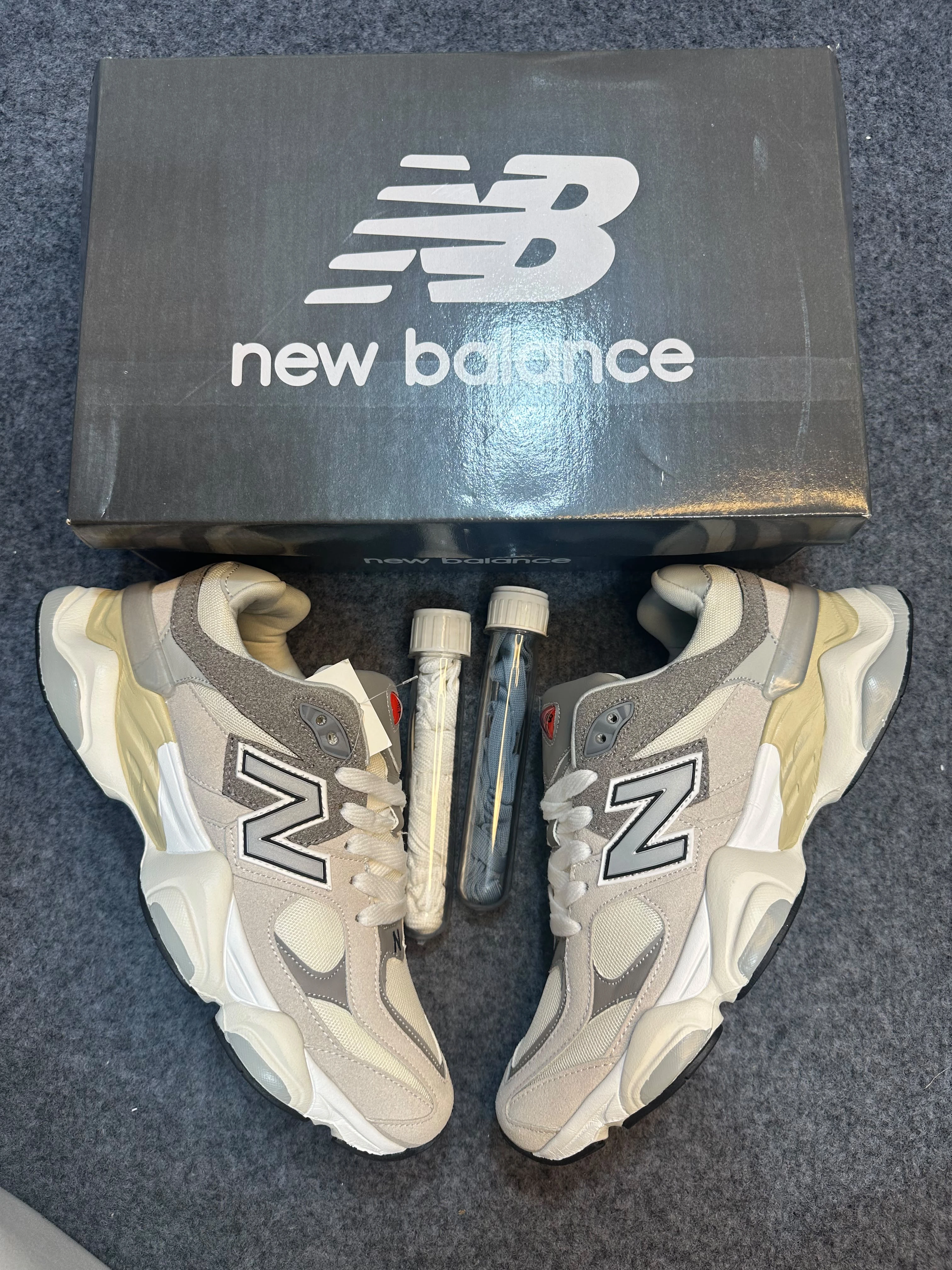 New Balance 9060 | Premium Grey & White