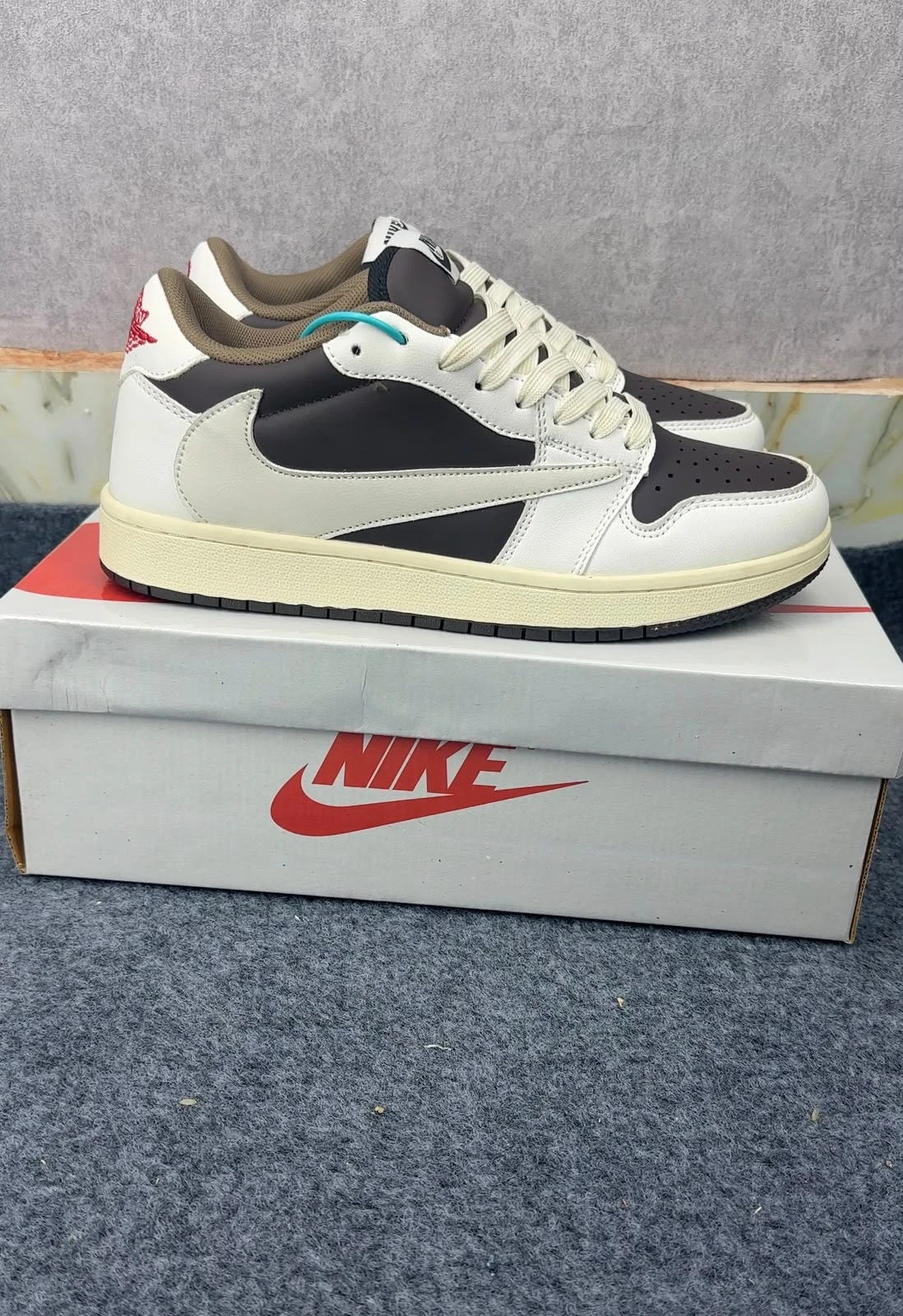 Jordan 1 Low  x Travis Scott reverse mocha